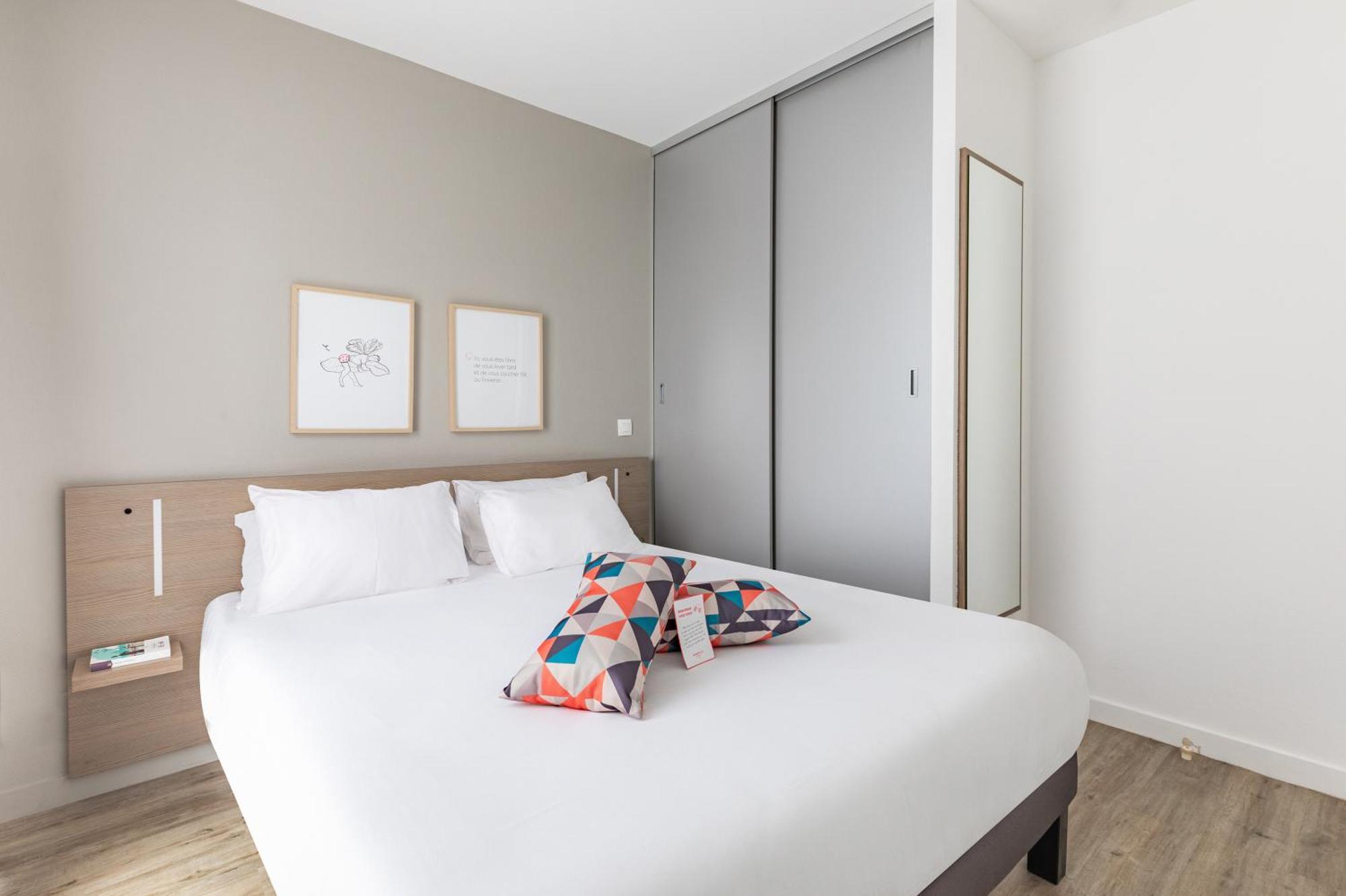อัปปาร์ตซิตี้ เลอ ม็อง ซองทร์ Aparthotel เลอม็องส์ ภายนอก รูปภาพ