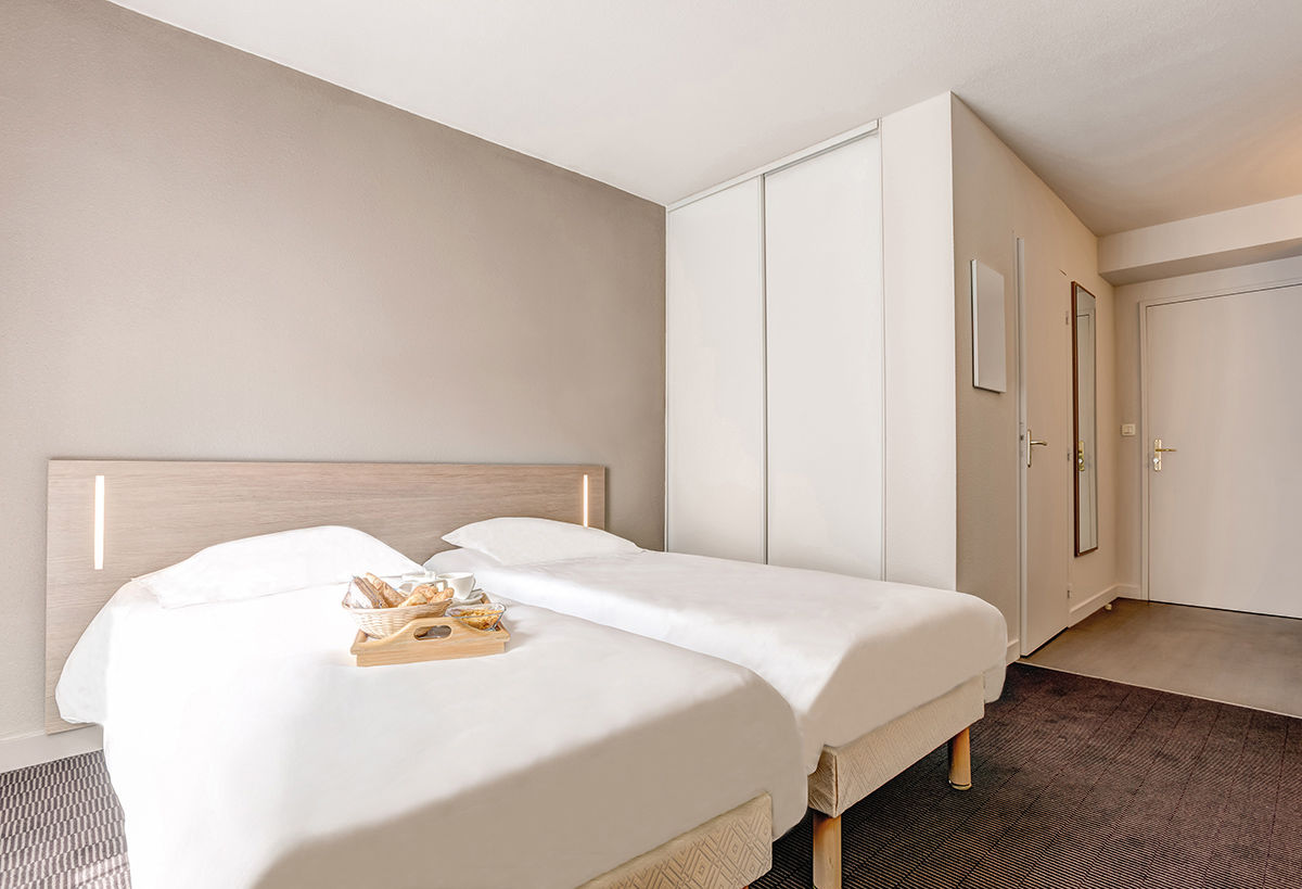 อัปปาร์ตซิตี้ เลอ ม็อง ซองทร์ Aparthotel เลอม็องส์ ภายนอก รูปภาพ