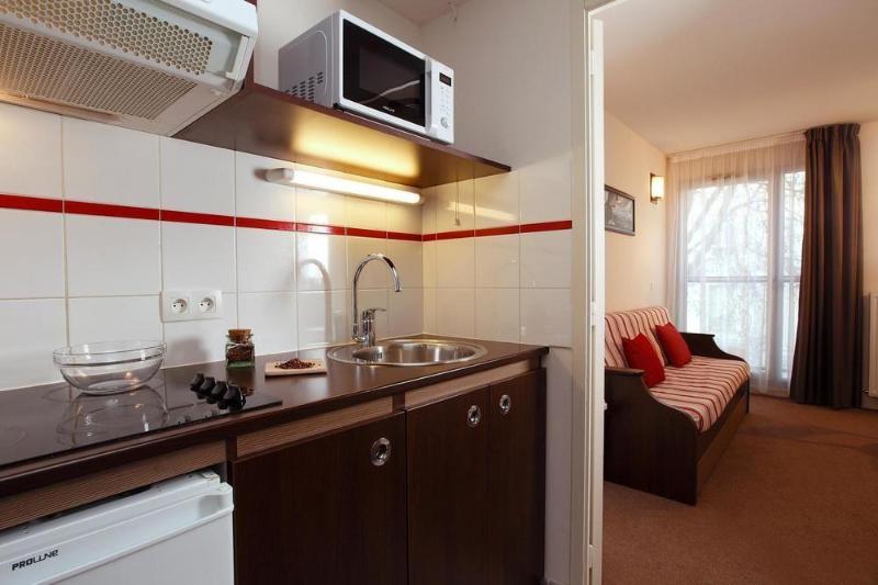 อัปปาร์ตซิตี้ เลอ ม็อง ซองทร์ Aparthotel เลอม็องส์ ภายนอก รูปภาพ